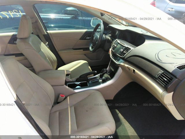 Photo 4 VIN: 1HGCR3F8XEA027680 - HONDA ACCORD SEDAN 