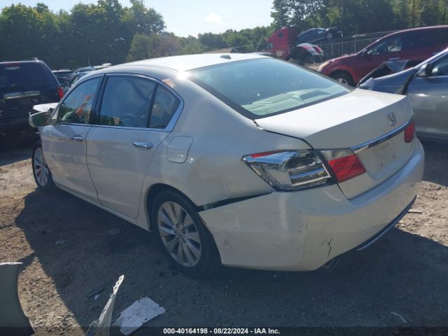 Photo 2 VIN: 1HGCR3F8XFA002120 - HONDA ACCORD 