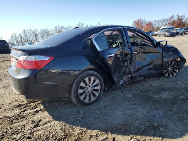 Photo 2 VIN: 1HGCR3F8XFA006779 - HONDA ACCORD 