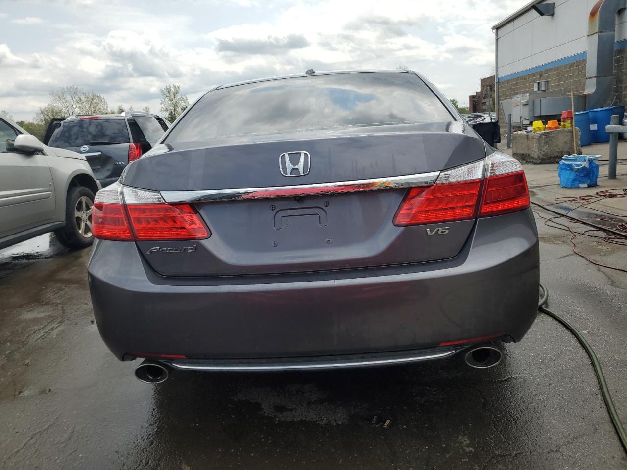 Photo 5 VIN: 1HGCR3F8XFA024070 - HONDA ACCORD 