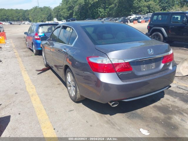 Photo 2 VIN: 1HGCR3F8XFA028541 - HONDA ACCORD 