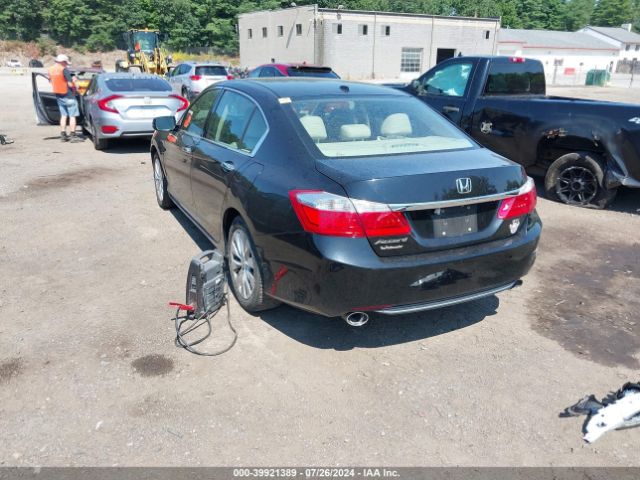 Photo 2 VIN: 1HGCR3F8XFA036171 - HONDA ACCORD 