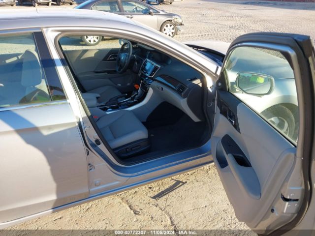 Photo 4 VIN: 1HGCR3F8XGA024166 - HONDA ACCORD 