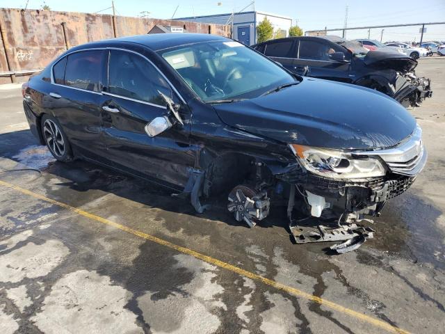 Photo 3 VIN: 1HGCR3F8XHA014206 - HONDA ACCORD 