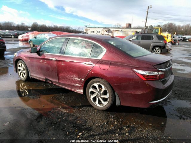 Photo 2 VIN: 1HGCR3F8XHA031717 - HONDA ACCORD 