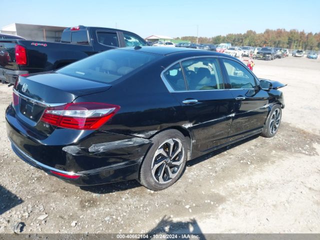 Photo 3 VIN: 1HGCR3F8XHA031801 - HONDA ACCORD 