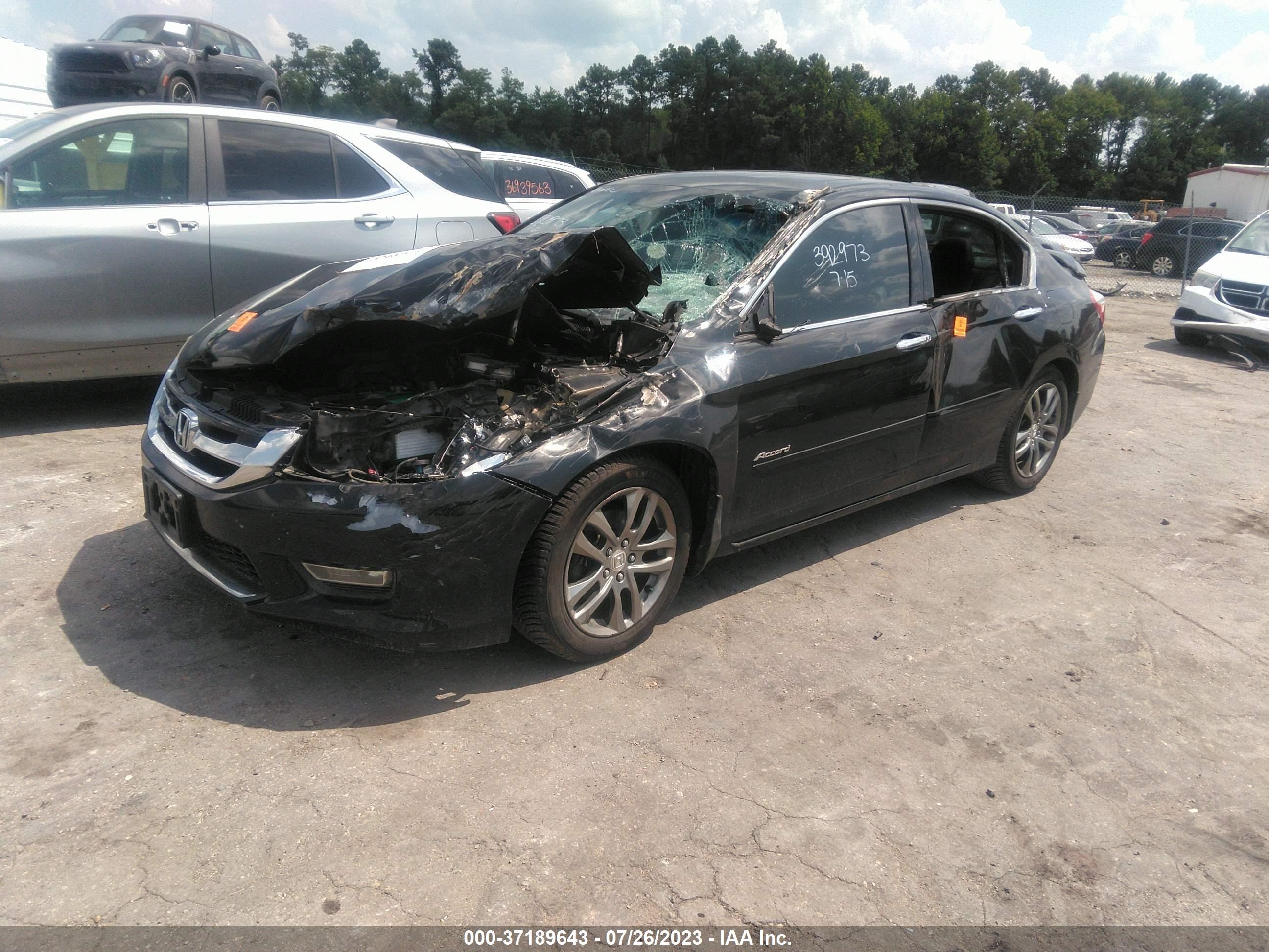 Photo 1 VIN: 1HGCR3F90DA000804 - HONDA ACCORD 