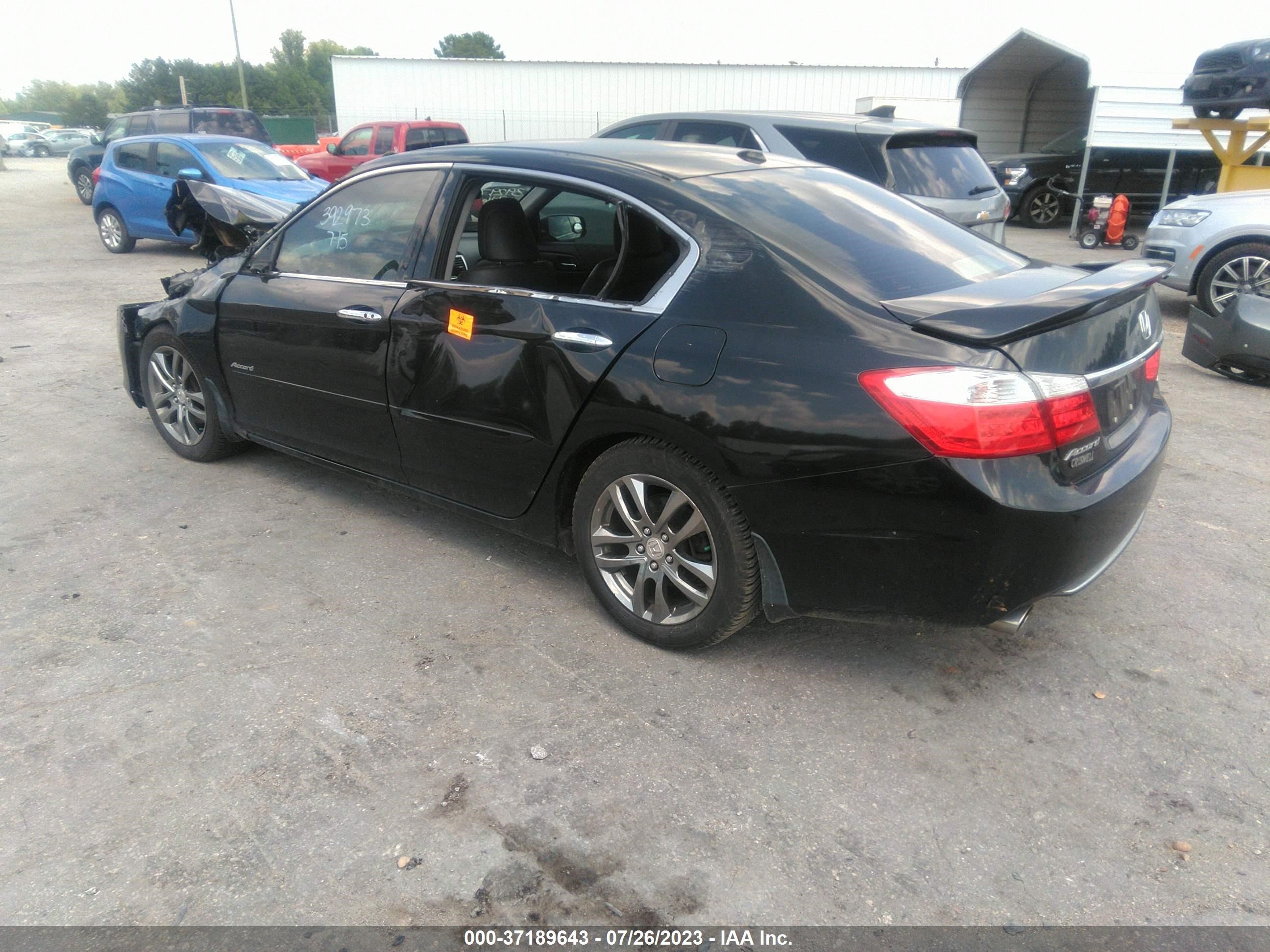 Photo 2 VIN: 1HGCR3F90DA000804 - HONDA ACCORD 