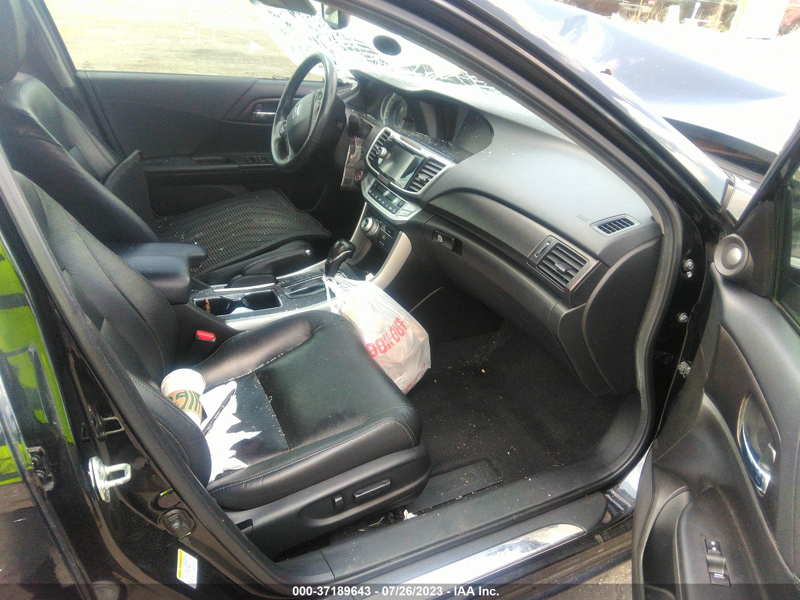 Photo 4 VIN: 1HGCR3F90DA000804 - HONDA ACCORD 