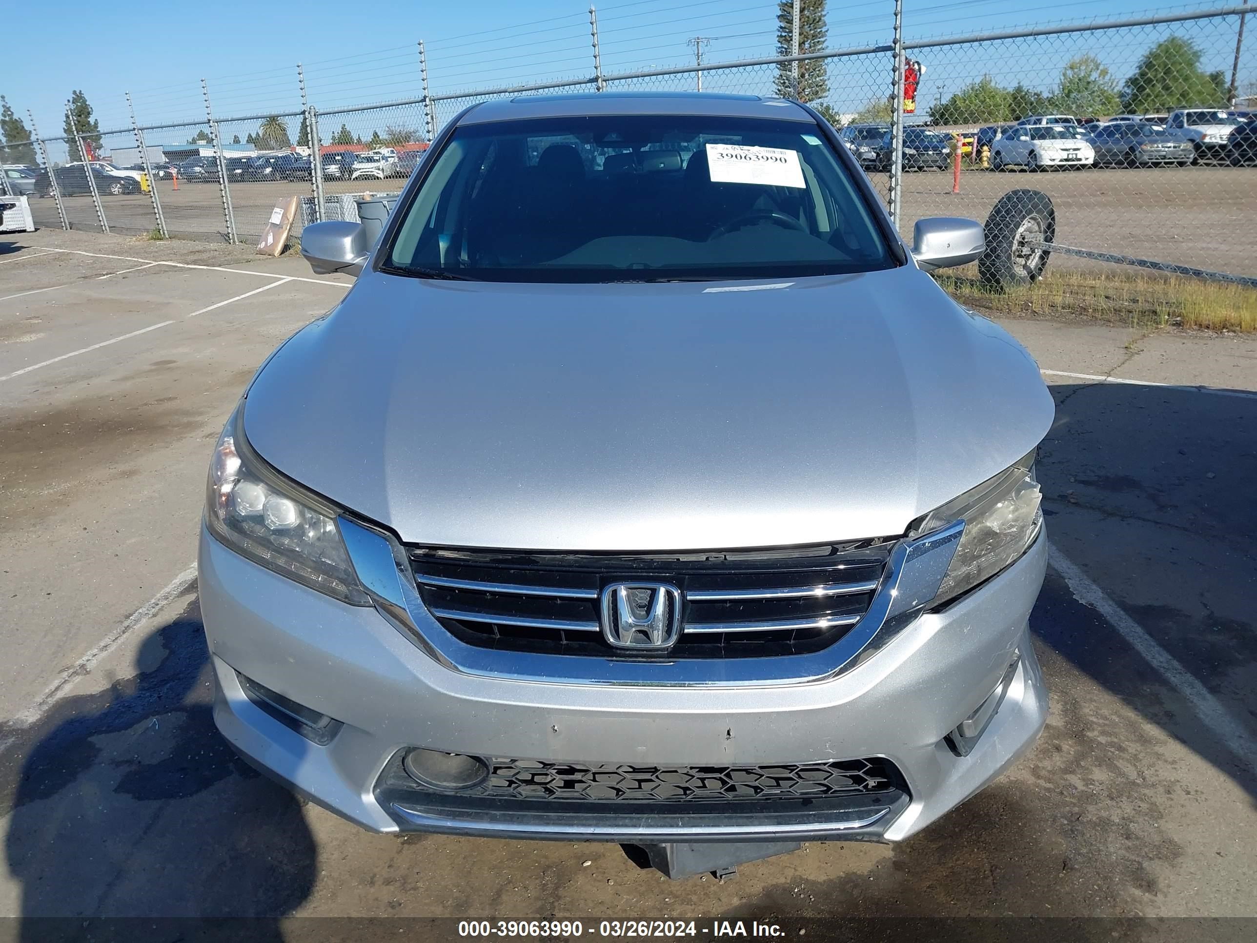 Photo 11 VIN: 1HGCR3F90DA029431 - HONDA ACCORD 