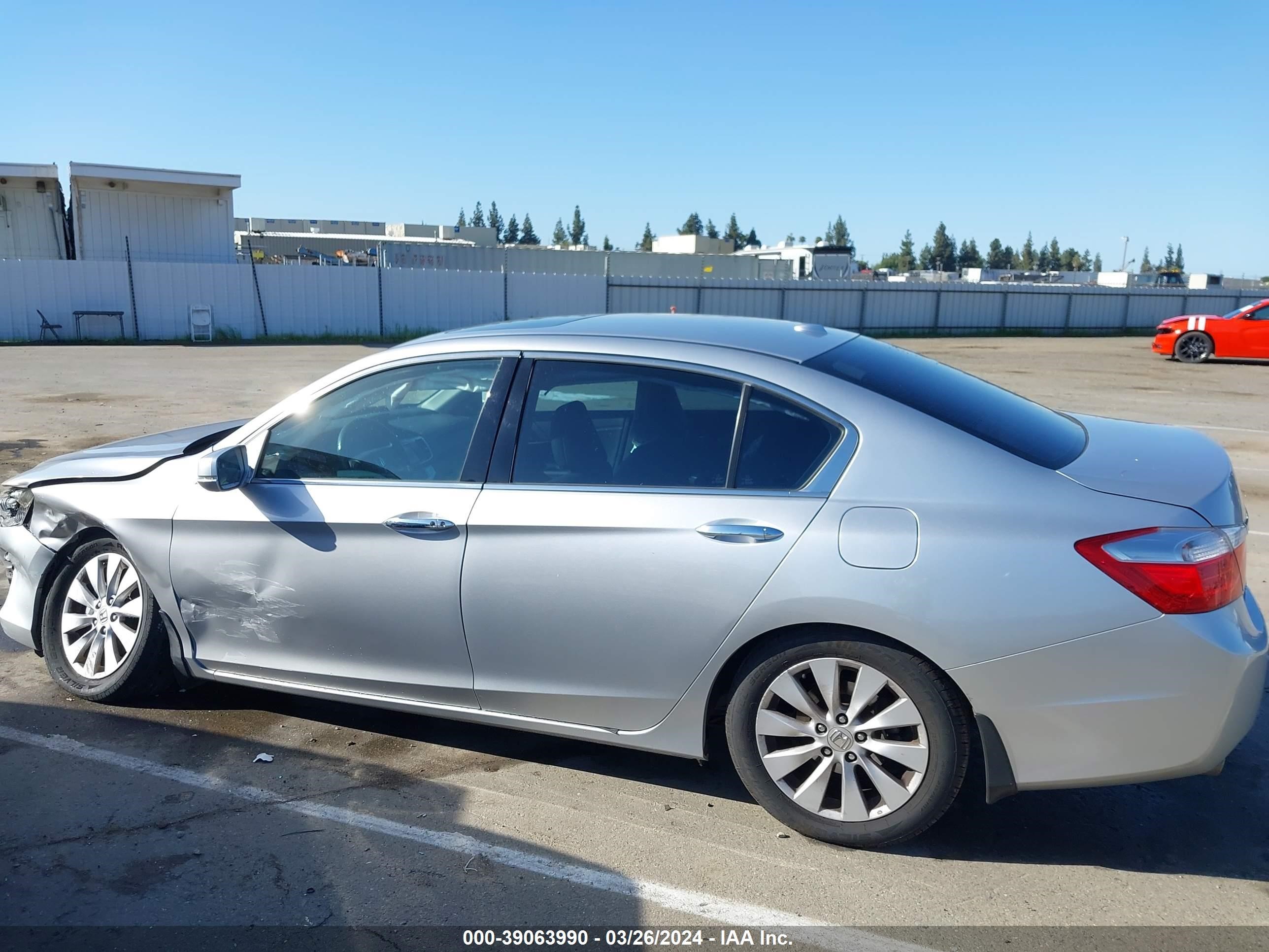 Photo 13 VIN: 1HGCR3F90DA029431 - HONDA ACCORD 