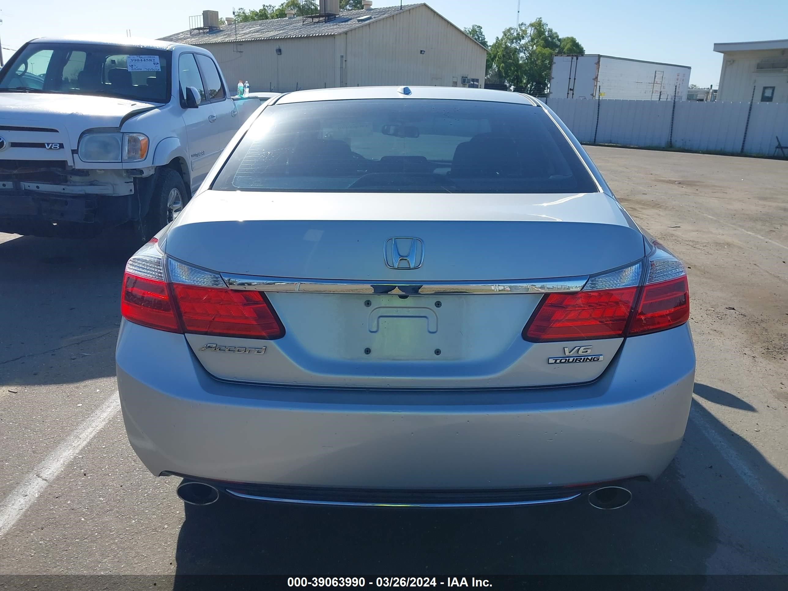 Photo 15 VIN: 1HGCR3F90DA029431 - HONDA ACCORD 