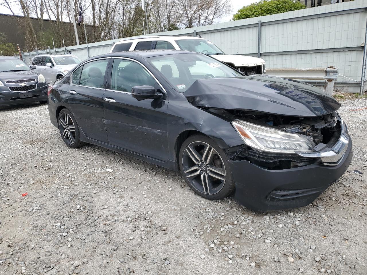 Photo 3 VIN: 1HGCR3F90GA010933 - HONDA ACCORD 