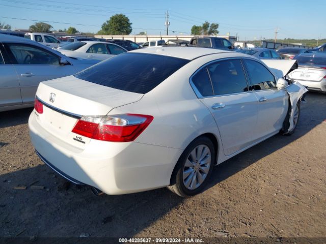 Photo 3 VIN: 1HGCR3F91FA009854 - HONDA ACCORD 