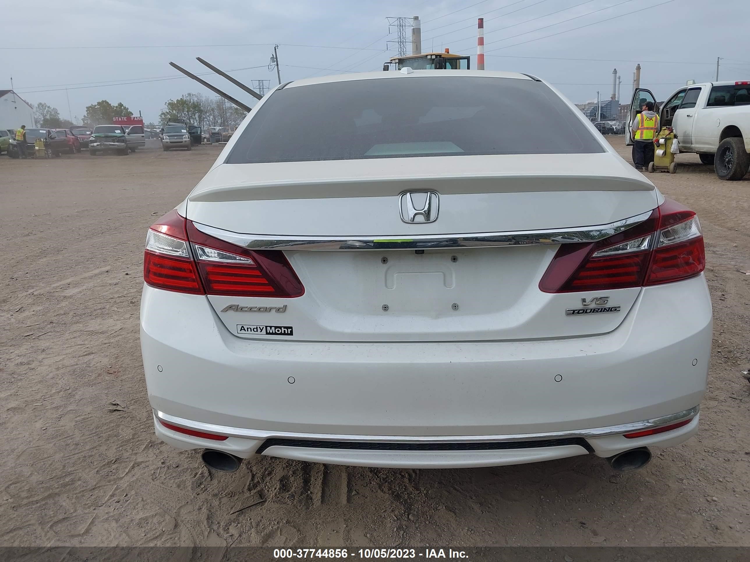 Photo 15 VIN: 1HGCR3F92GA006043 - HONDA ACCORD 