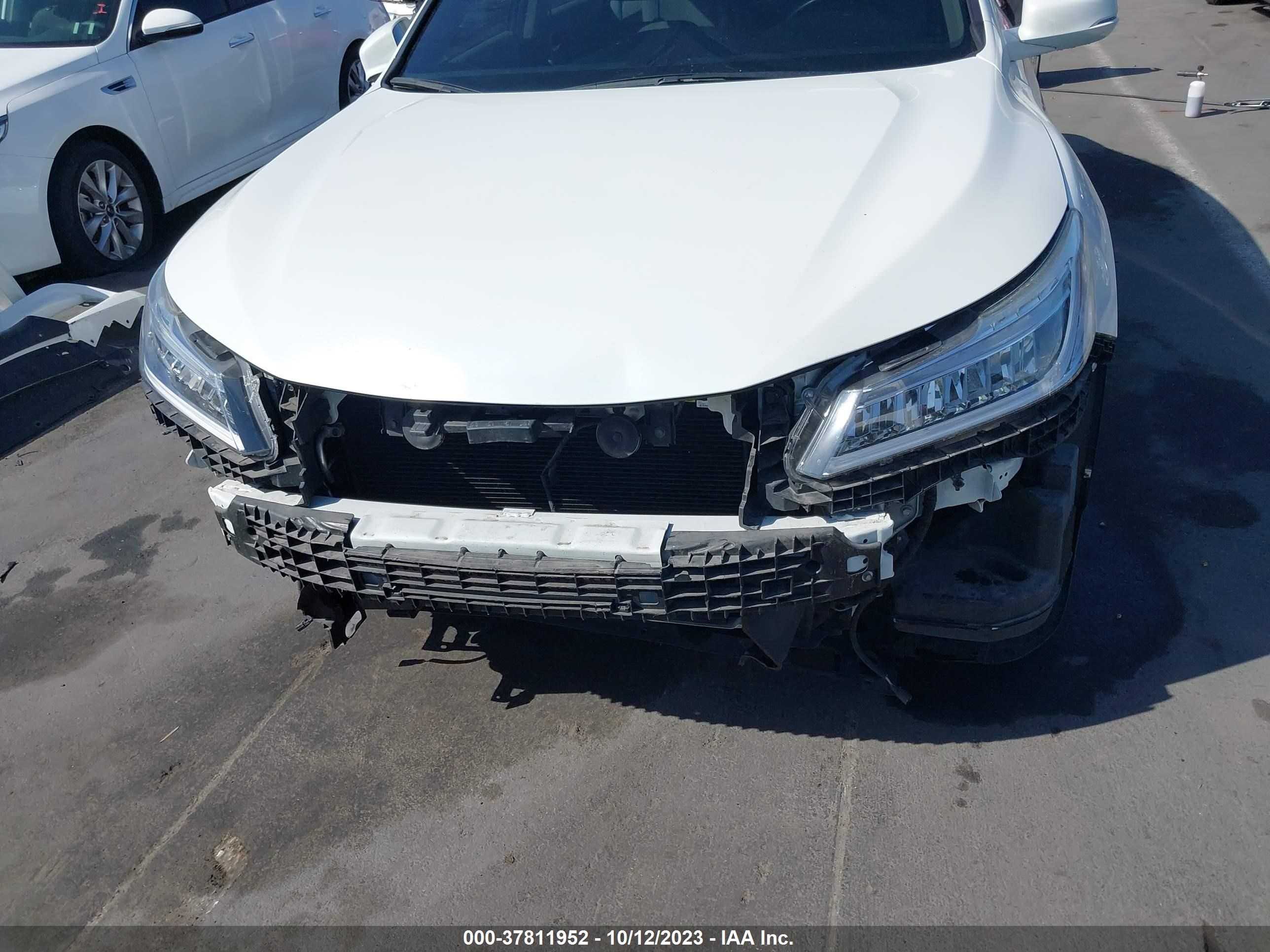 Photo 12 VIN: 1HGCR3F92HA015066 - HONDA ACCORD 