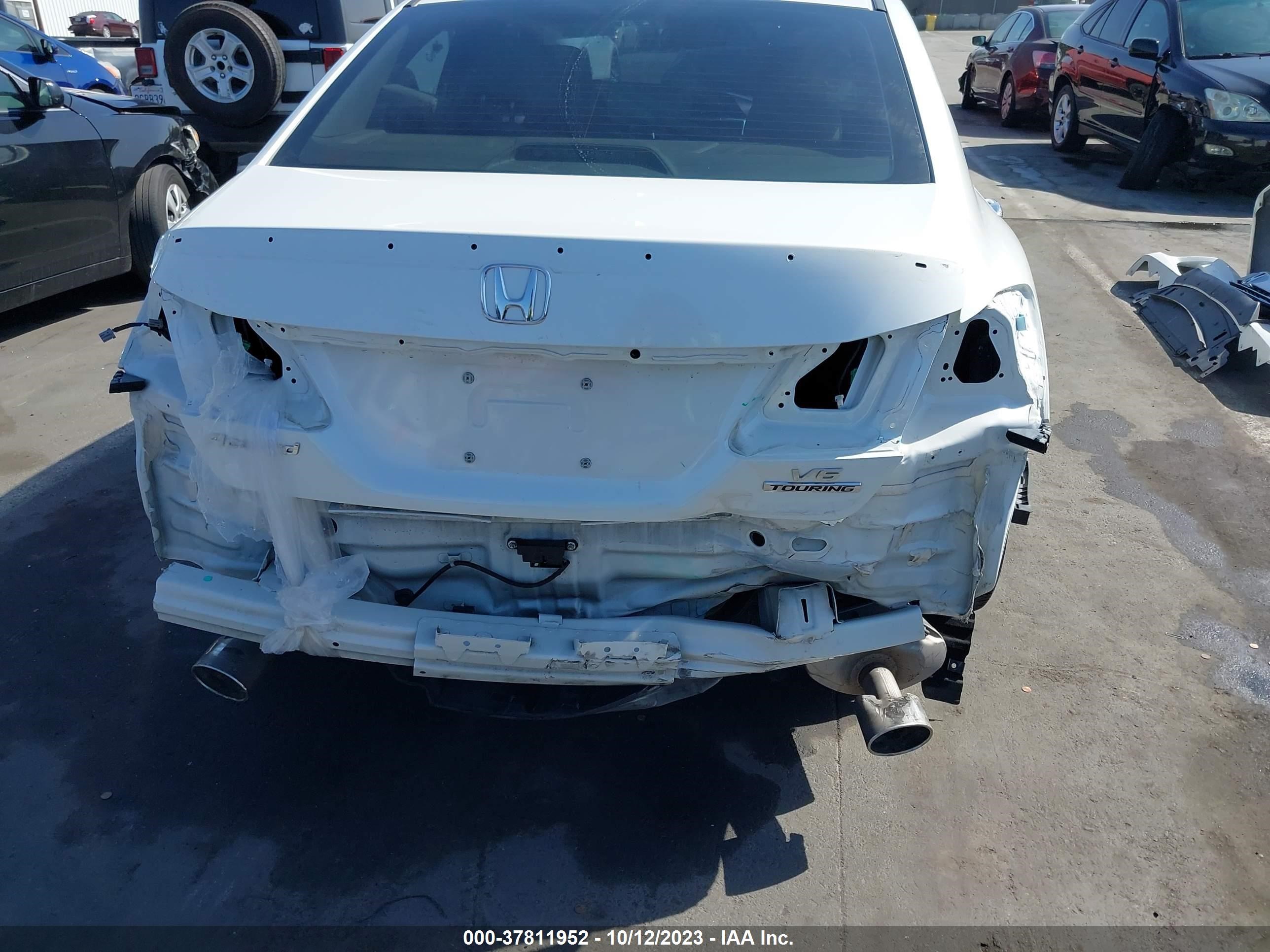 Photo 16 VIN: 1HGCR3F92HA015066 - HONDA ACCORD 