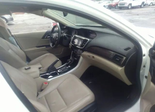 Photo 4 VIN: 1HGCR3F93GA004317 - HONDA ACCORD SEDAN 