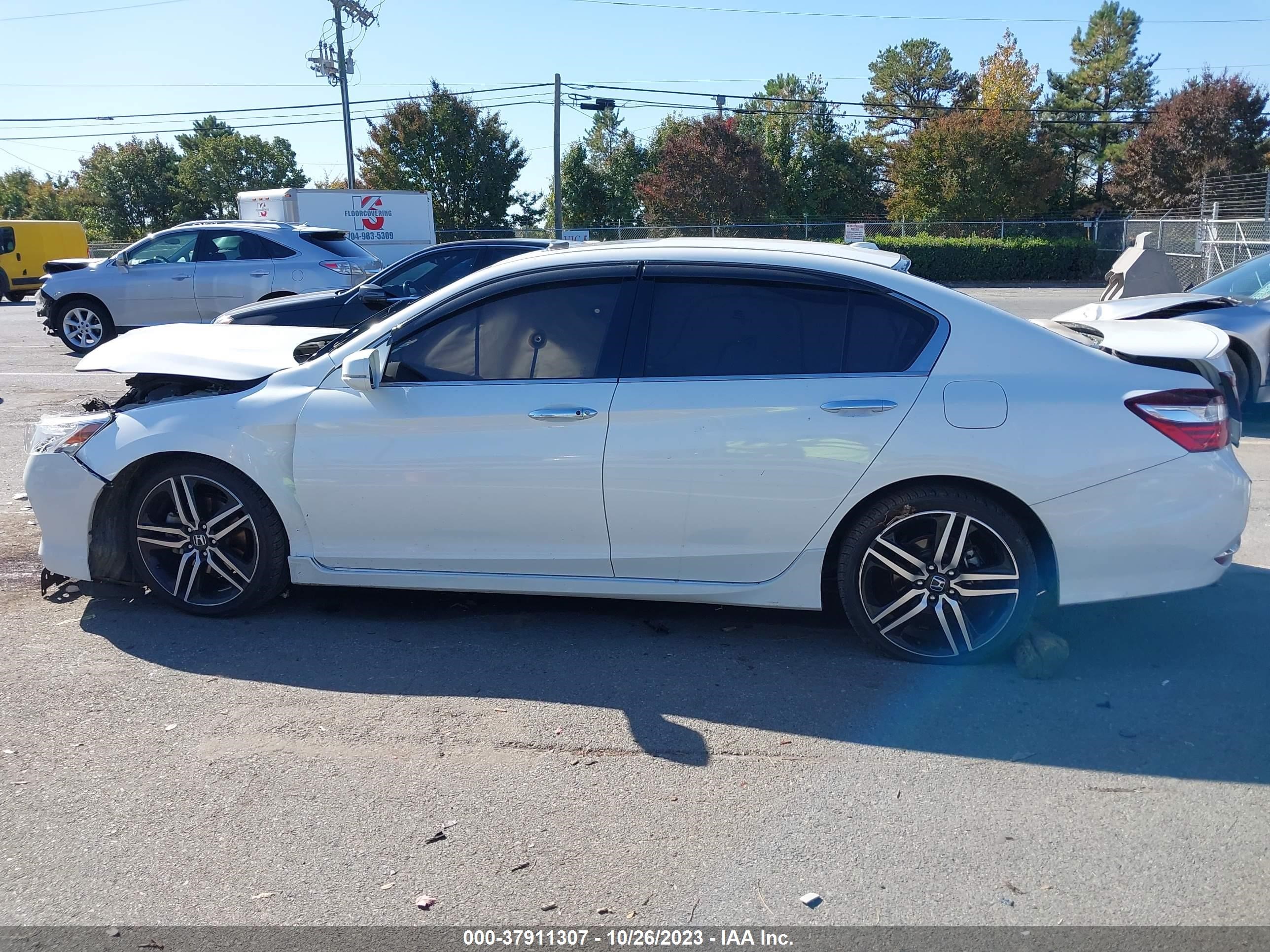 Photo 13 VIN: 1HGCR3F93HA004268 - HONDA ACCORD 