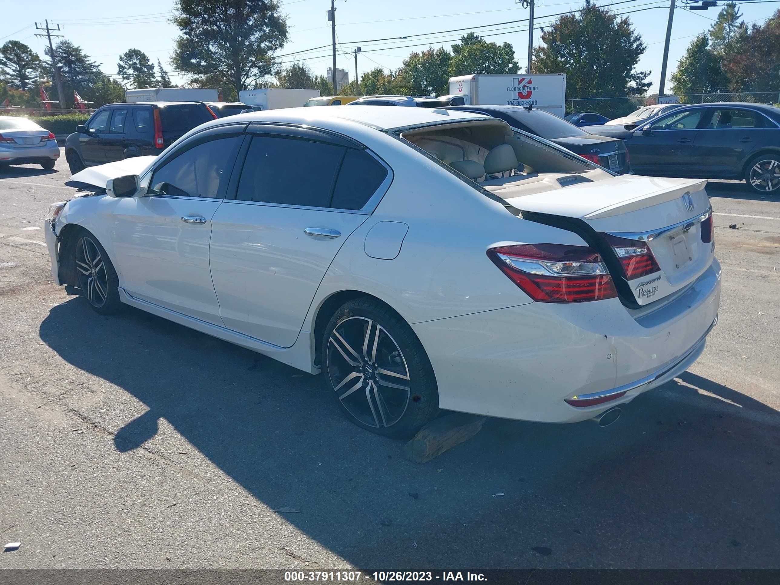 Photo 2 VIN: 1HGCR3F93HA004268 - HONDA ACCORD 