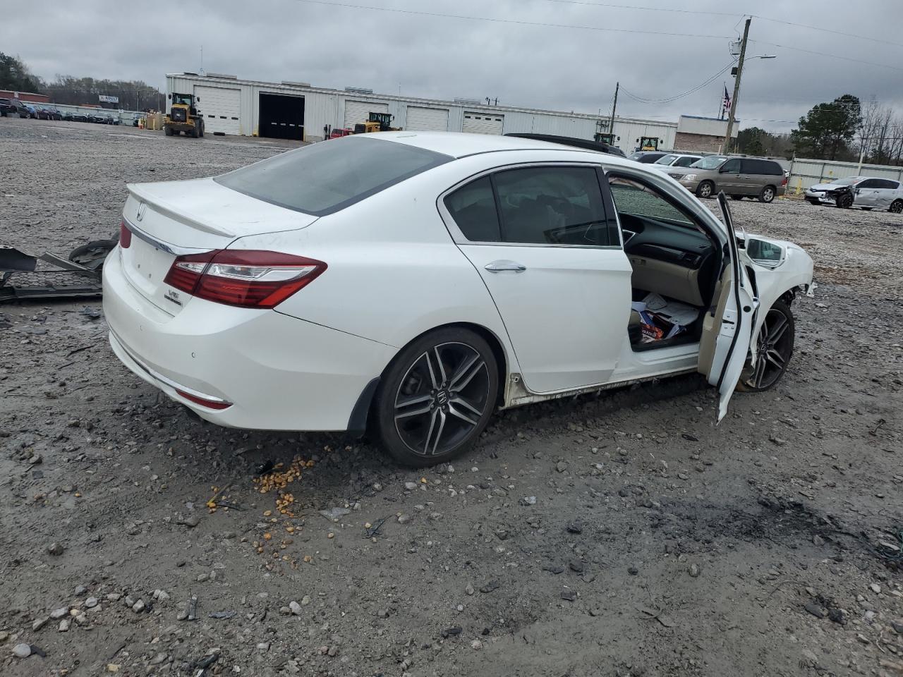 Photo 2 VIN: 1HGCR3F93HA016145 - HONDA ACCORD 