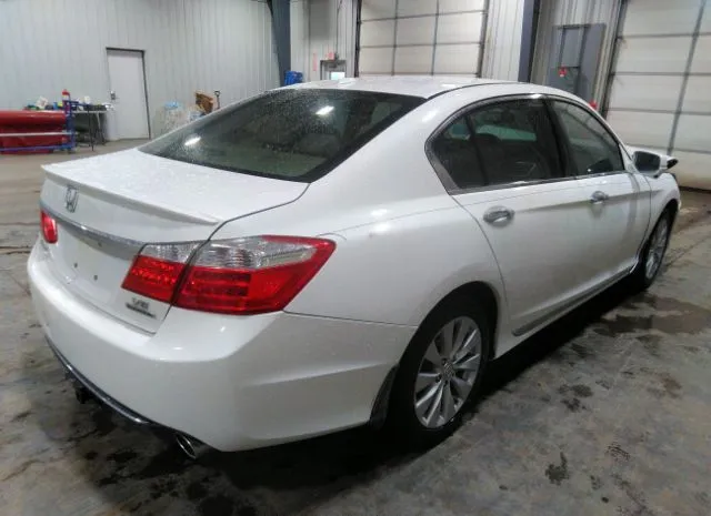 Photo 3 VIN: 1HGCR3F94FA006043 - HONDA ACCORD SEDAN 