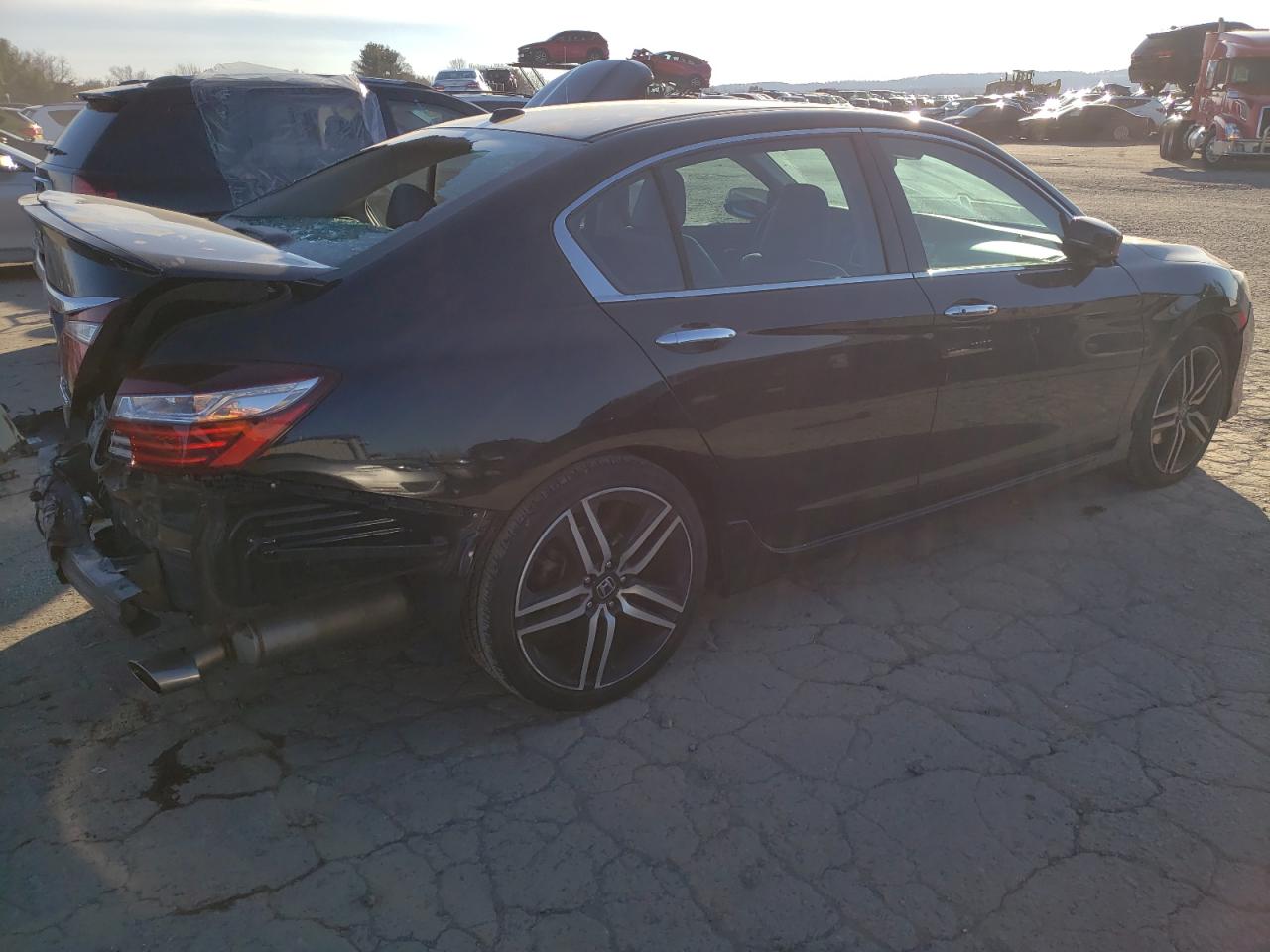 Photo 2 VIN: 1HGCR3F94GA017240 - HONDA ACCORD 