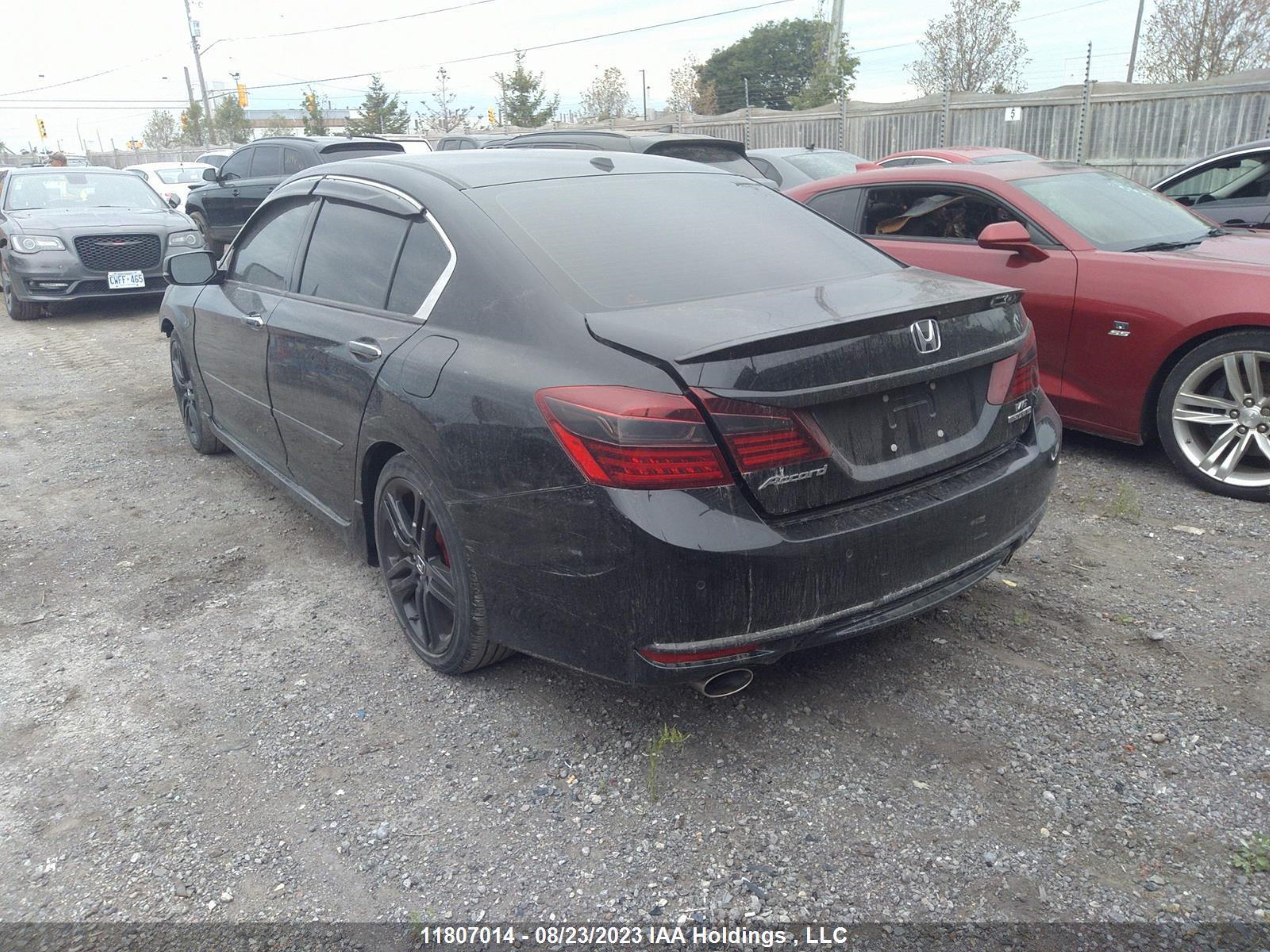 Photo 2 VIN: 1HGCR3F94GA800204 - HONDA ACCORD 