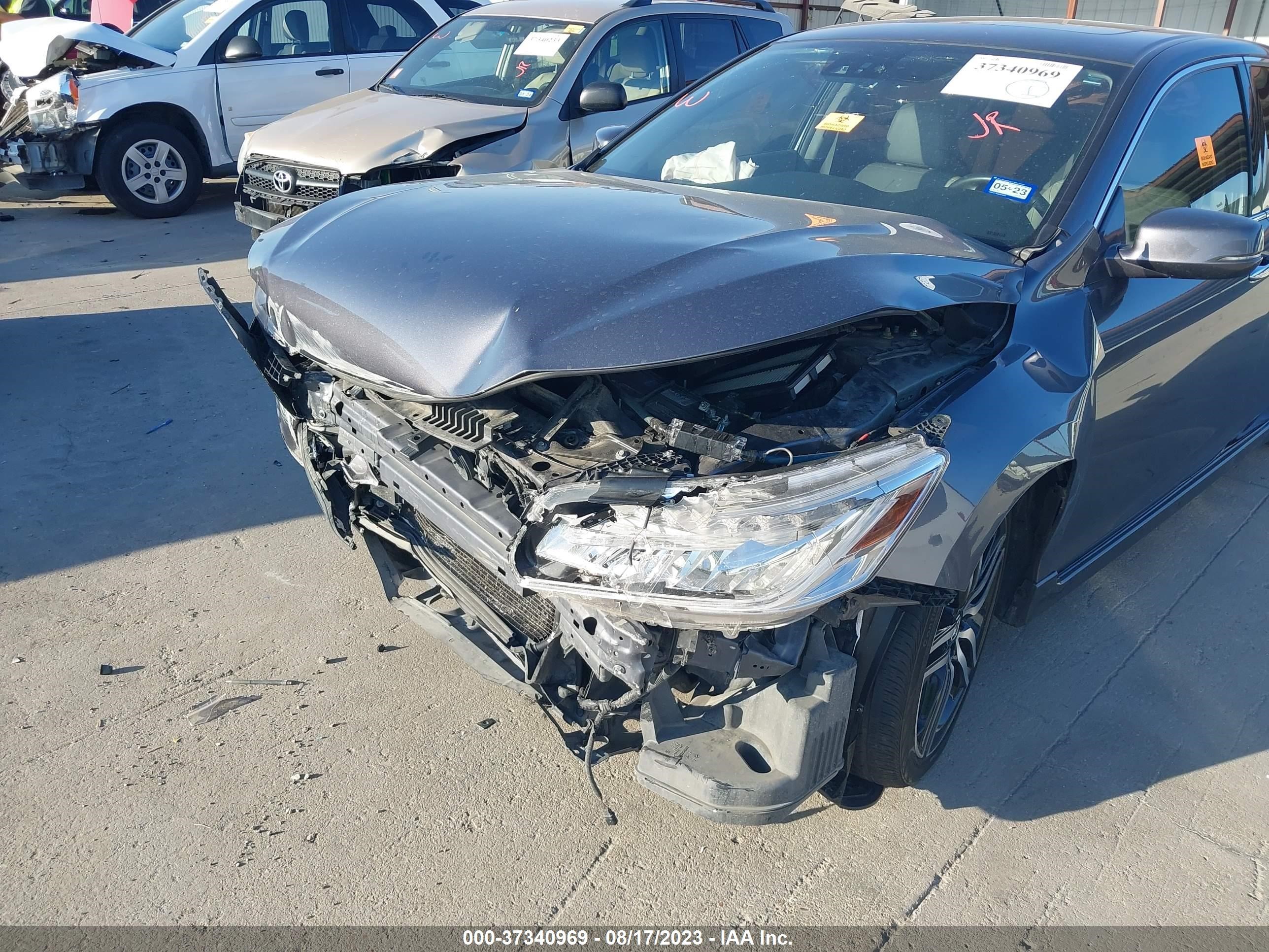 Photo 5 VIN: 1HGCR3F94HA031012 - HONDA ACCORD 