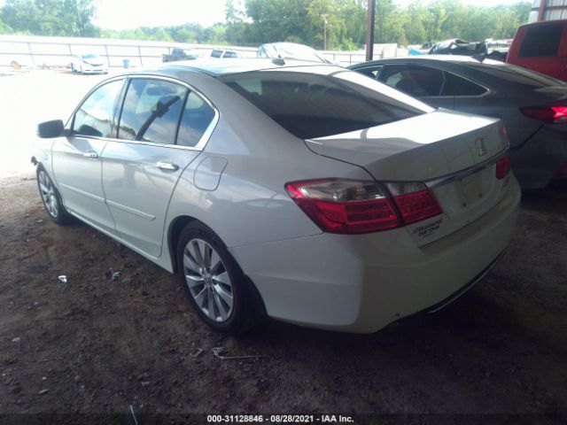 Photo 2 VIN: 1HGCR3F95DA048282 - HONDA ACCORD SDN 