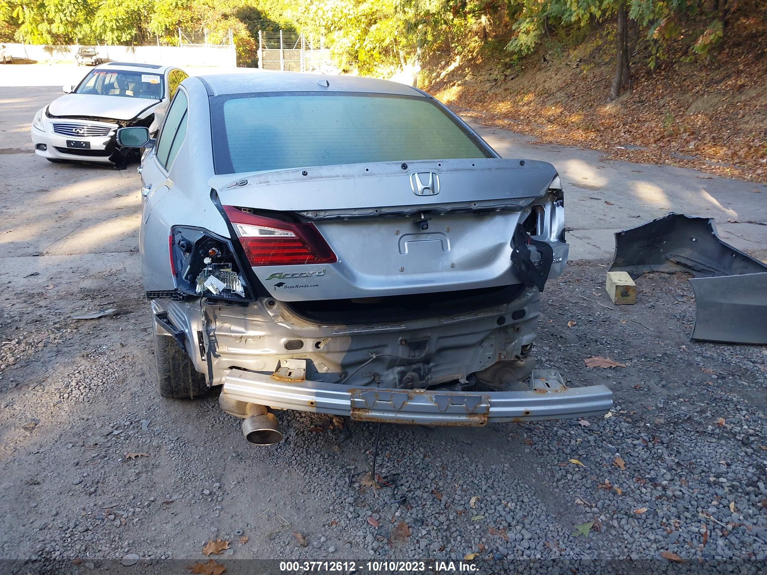 Photo 5 VIN: 1HGCR3F95GA011298 - HONDA ACCORD 