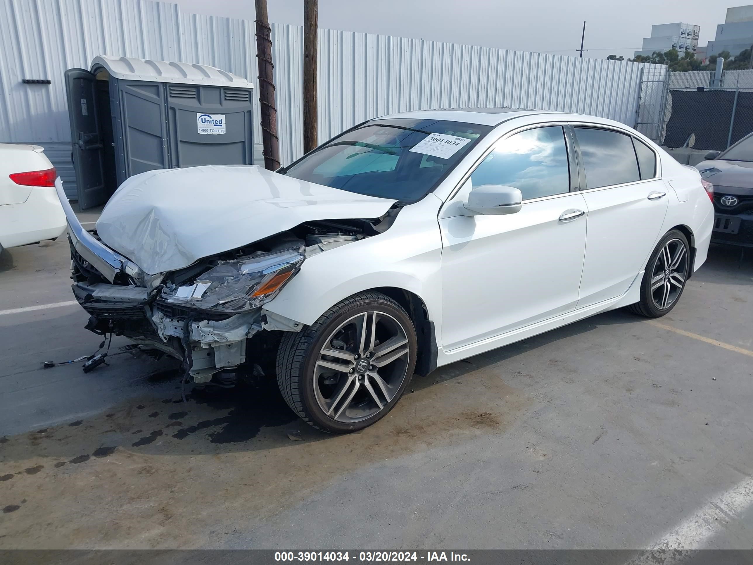 Photo 1 VIN: 1HGCR3F95GA016078 - HONDA ACCORD 