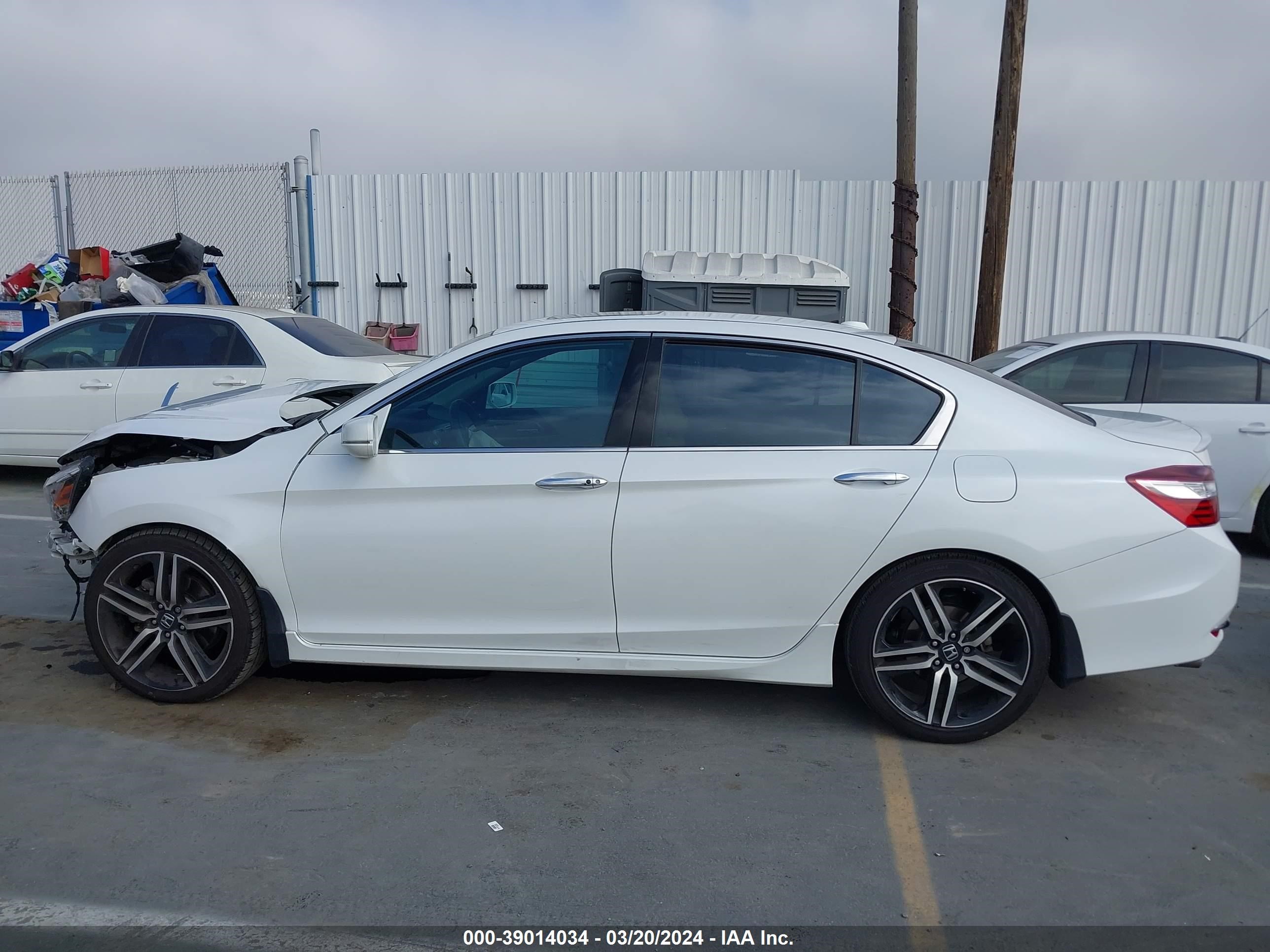 Photo 13 VIN: 1HGCR3F95GA016078 - HONDA ACCORD 