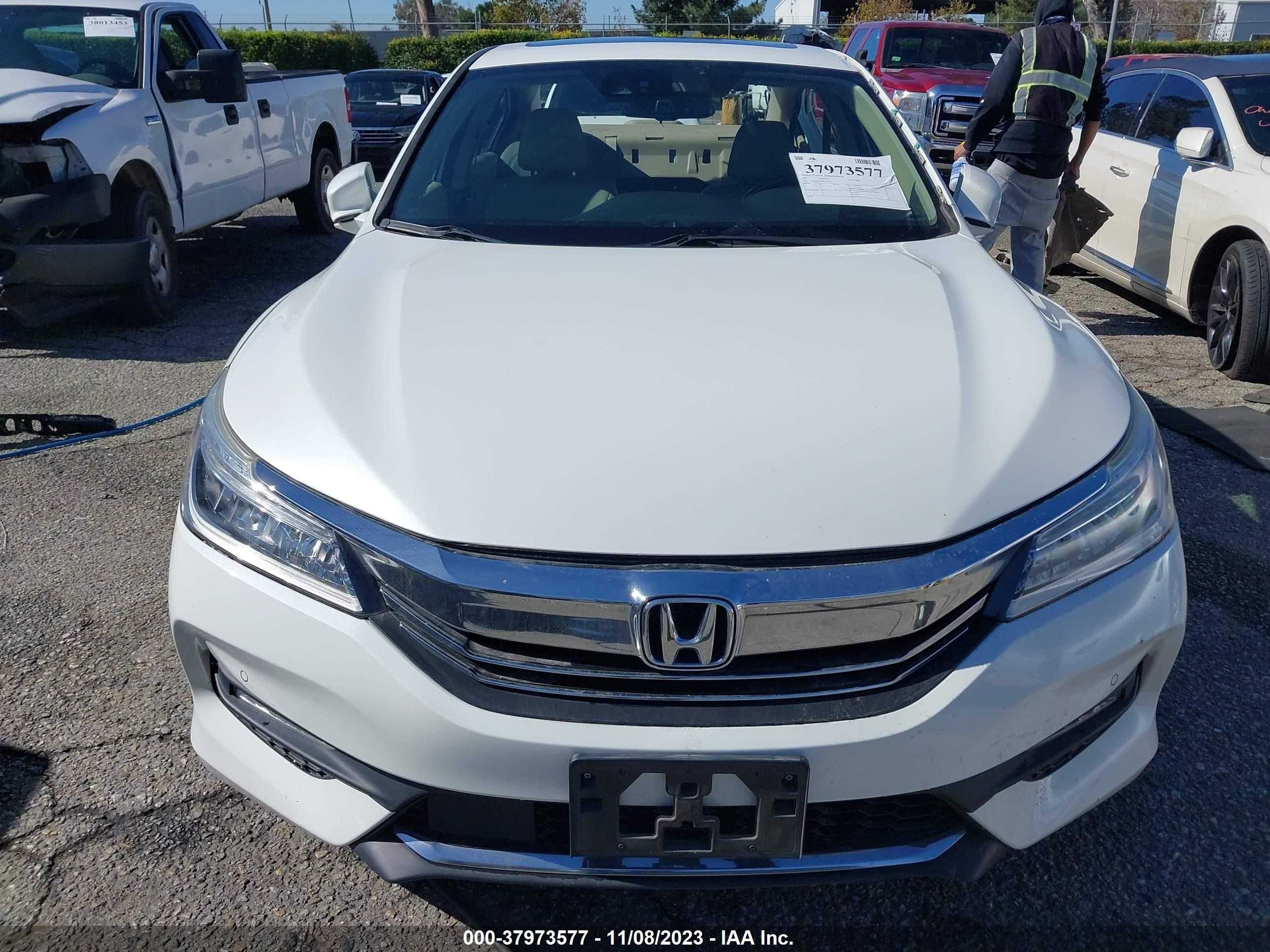 Photo 12 VIN: 1HGCR3F95HA029530 - HONDA ACCORD 