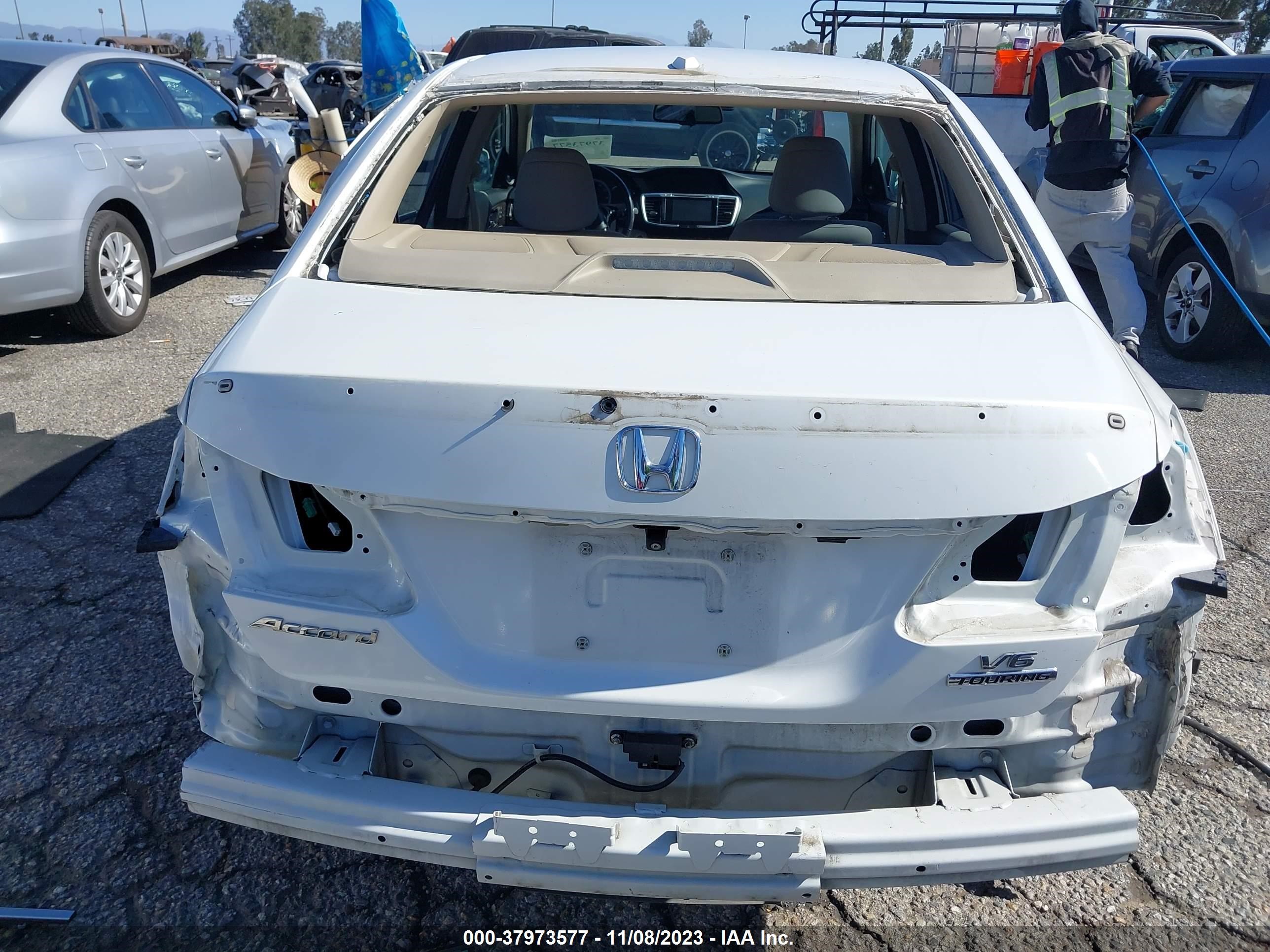 Photo 16 VIN: 1HGCR3F95HA029530 - HONDA ACCORD 