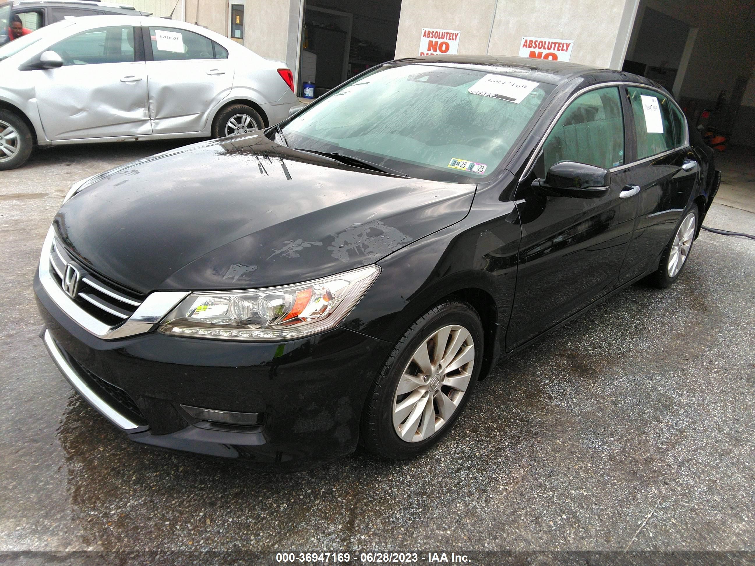 Photo 1 VIN: 1HGCR3F96EA022159 - HONDA ACCORD 