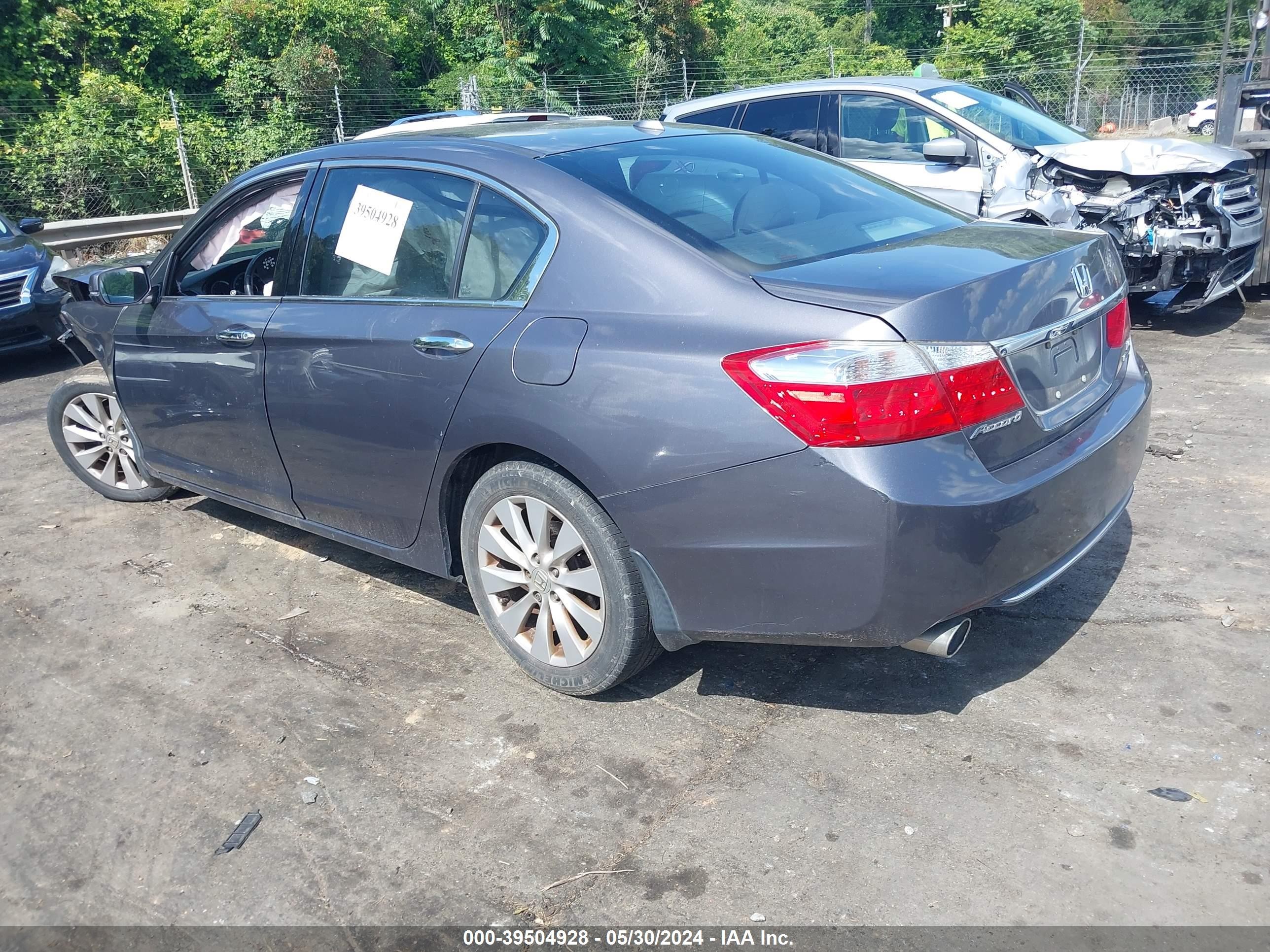 Photo 2 VIN: 1HGCR3F96EA023442 - HONDA ACCORD 