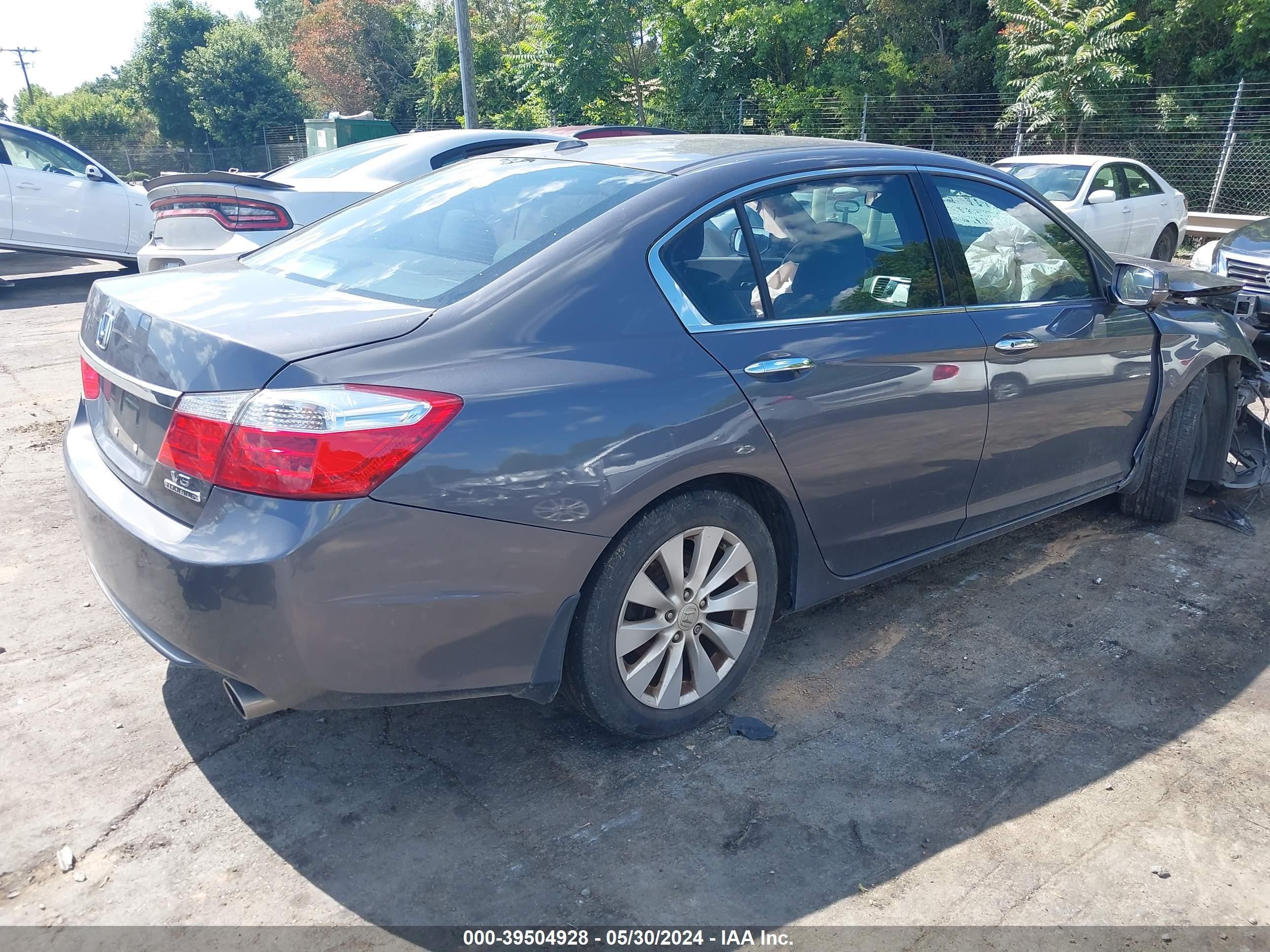 Photo 3 VIN: 1HGCR3F96EA023442 - HONDA ACCORD 