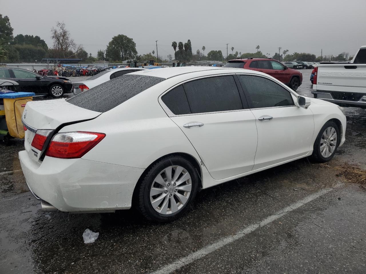 Photo 2 VIN: 1HGCR3F96FA016654 - HONDA ACCORD 