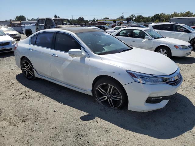 Photo 3 VIN: 1HGCR3F9XGA020742 - HONDA ACCORD TOU 