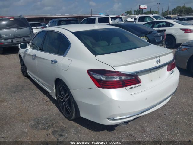 Photo 2 VIN: 1HGCR3F9XHA006857 - HONDA ACCORD 