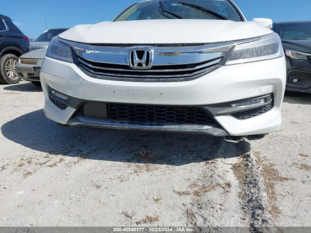 Photo 5 VIN: 1HGCR3F9XHA032682 - HONDA ACCORD 