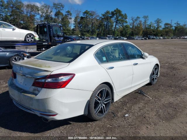 Photo 3 VIN: 1HGCR3F9XHA043830 - HONDA ACCORD 