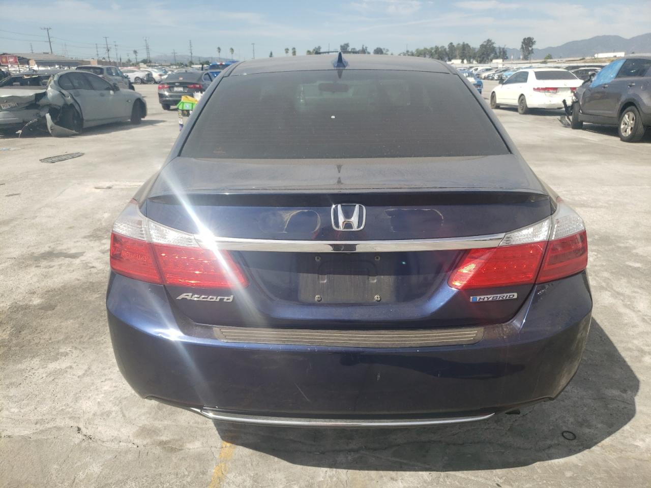 Photo 5 VIN: 1HGCR6F37FA009306 - HONDA ACCORD 