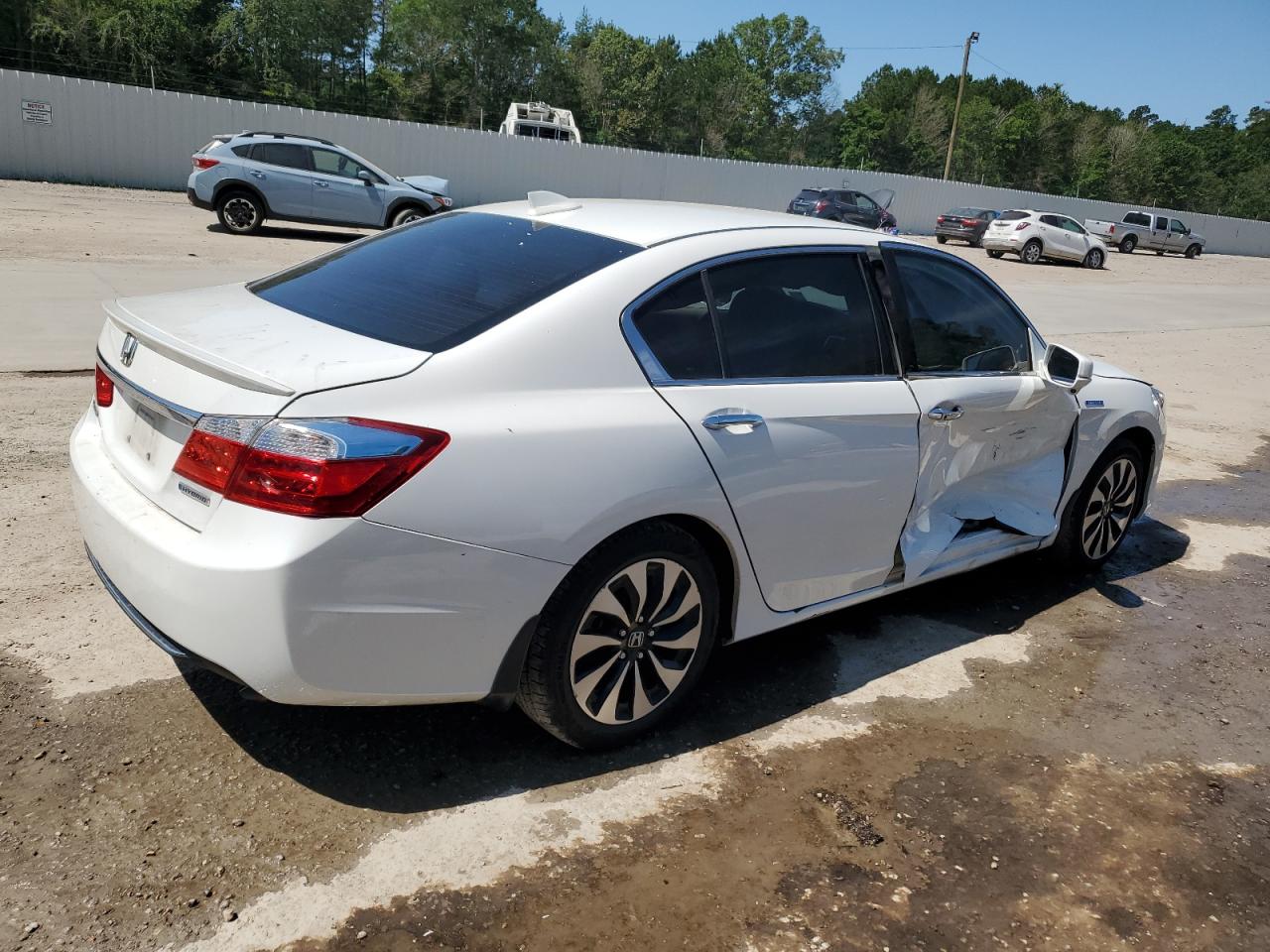 Photo 2 VIN: 1HGCR6F39FA008660 - HONDA ACCORD 