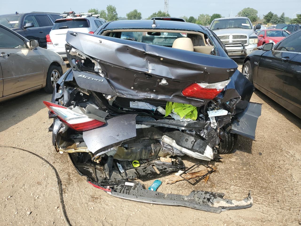 Photo 5 VIN: 1HGCR6F3XEA004728 - HONDA ACCORD 