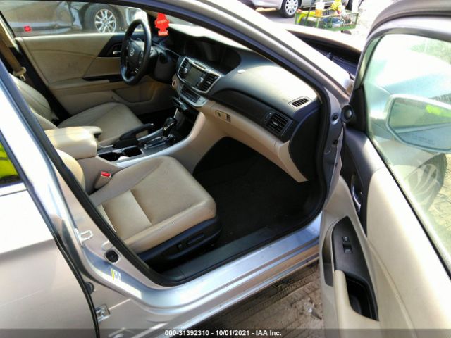 Photo 4 VIN: 1HGCR6F50EA010927 - HONDA ACCORD HYBRID 