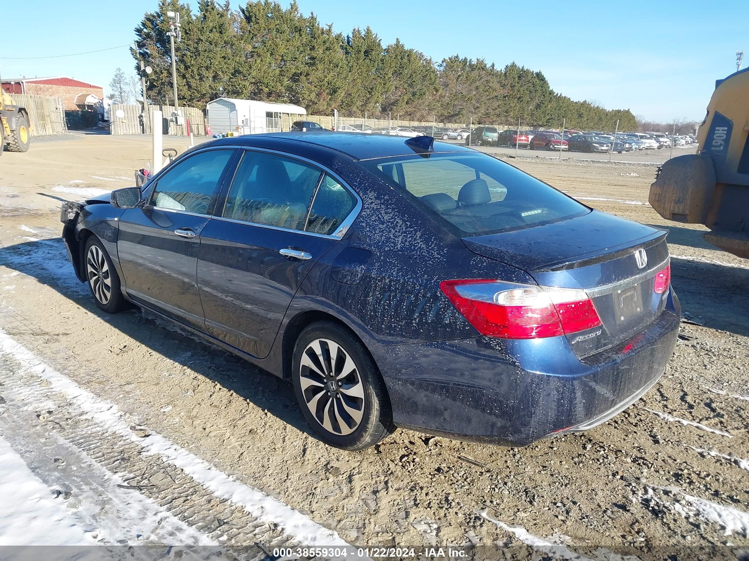 Photo 2 VIN: 1HGCR6F54EA007156 - HONDA ACCORD 