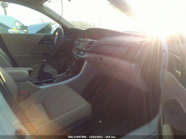 Photo 4 VIN: 1HGCR6F54EA007979 - HONDA ACCORD HYBRID 