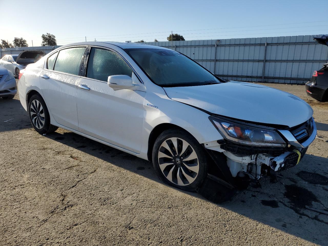 Photo 3 VIN: 1HGCR6F57EA004588 - HONDA ACCORD 